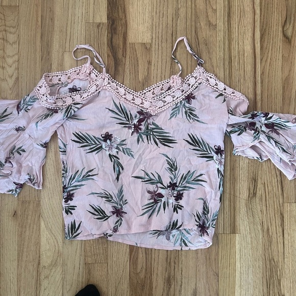 Aeropostale Women’s Pink Floral Laced Sleeveless Top Sz Large - Picture 5 of 6